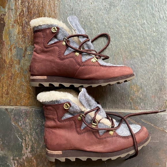 Sorel Sneakchic Alpine Boots size 7 - Picture 5 of 5